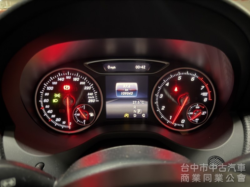 2015/11出廠 M-Benz A-Class A180 總代理 小改款 原鈑件