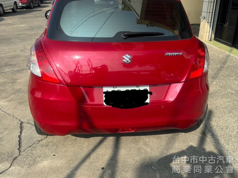 車主為女性用車.正常保養.小車性能靈敏.市區好停車.駕馭很方便