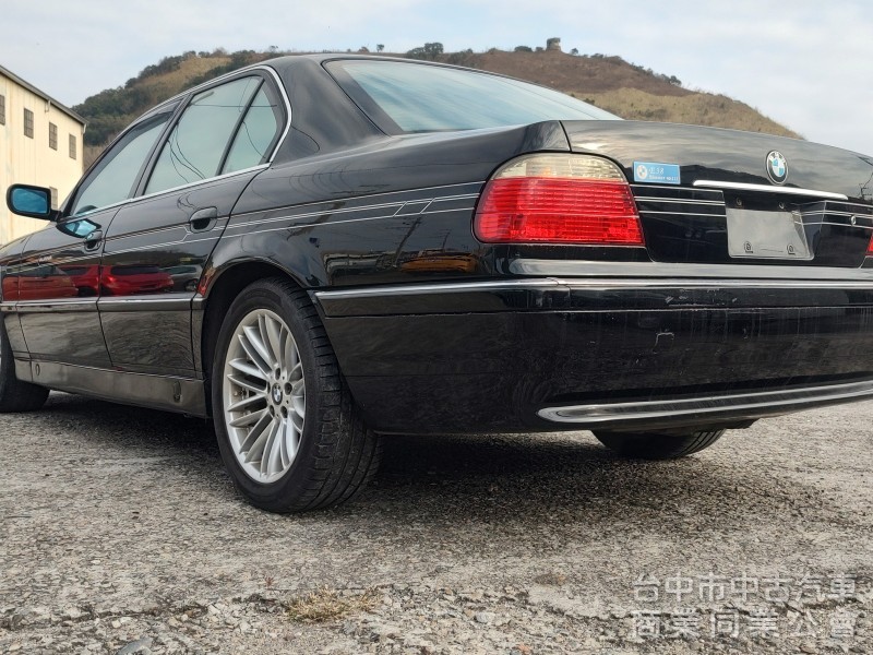 1998年BMW E38 735