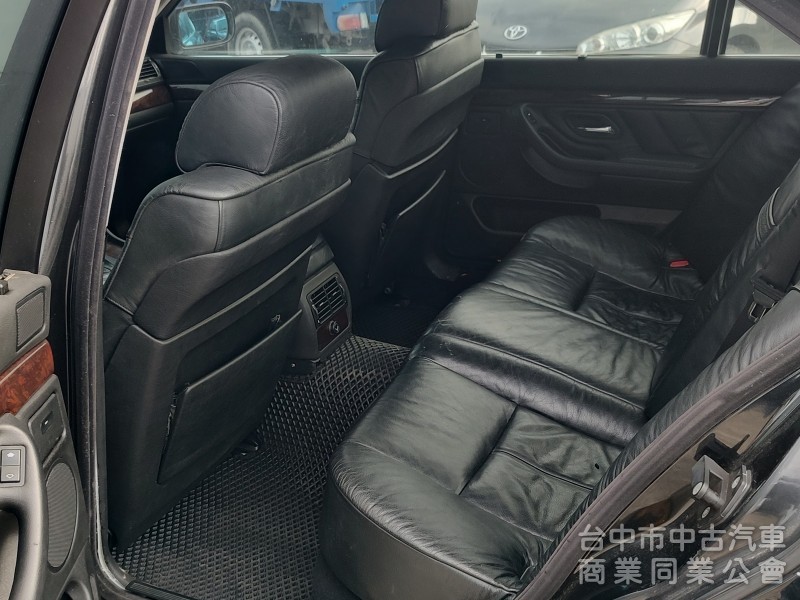 1998年BMW E38 735