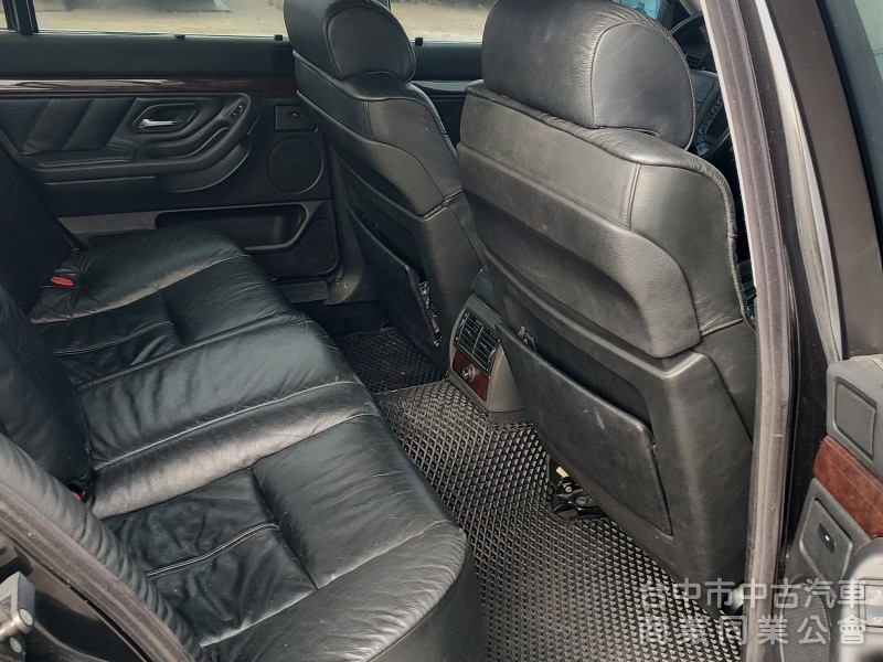 1998年BMW E38 735