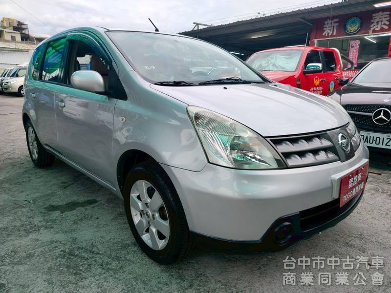 日產LIVINA樂薇娜1.6小休旅
