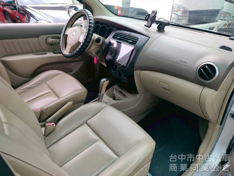 日產LIVINA樂薇娜1.6小休旅