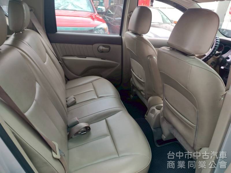日產LIVINA樂薇娜1.6小休旅