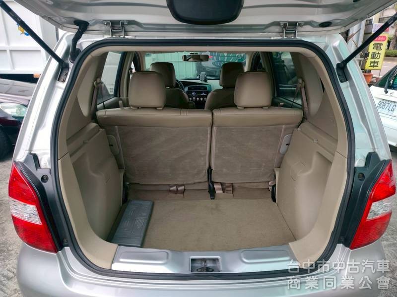 日產LIVINA樂薇娜1.6小休旅