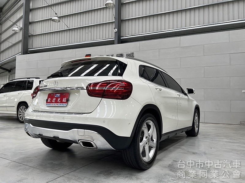 BENZ(賓士)GLA200賓士 全景天窗