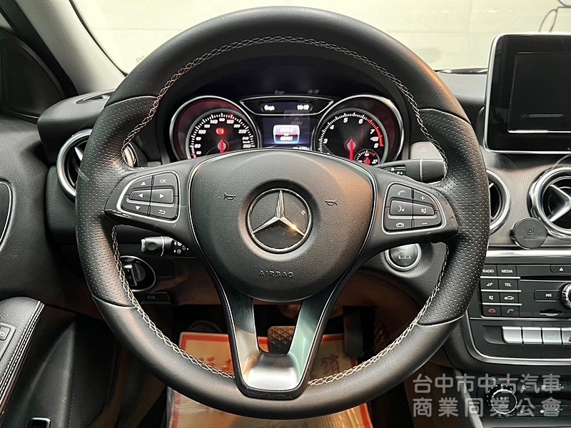 BENZ(賓士)GLA200賓士 全景天窗