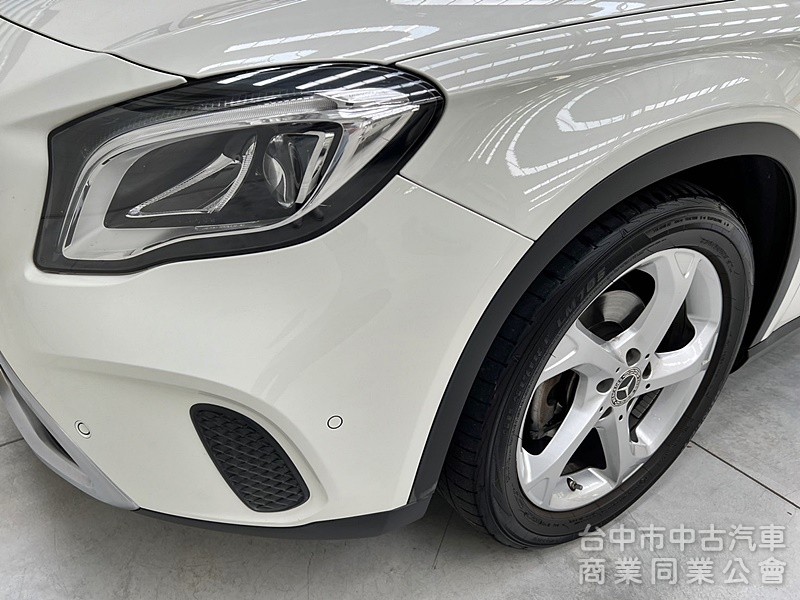 BENZ(賓士)GLA200賓士 全景天窗