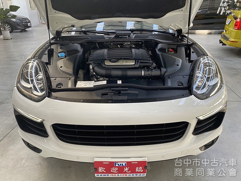 PORSCHE(保時捷)CAYENNE