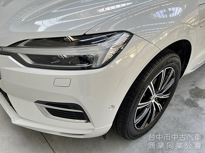 Volvo(富豪)XC-60 T8 Inscription 2.0 氣壓懸吊 電尾門 通風座椅