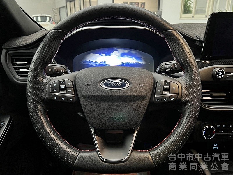 FORD(福特)KUGA 2.0 ST-LINE 電動尾門 無線充電